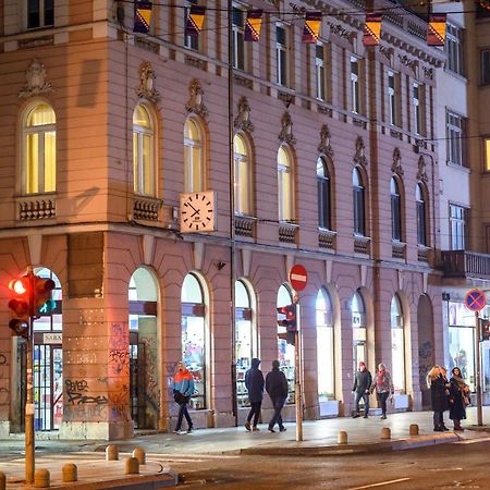 Megapolis Main Street Suites Sarajevo Luaran gambar