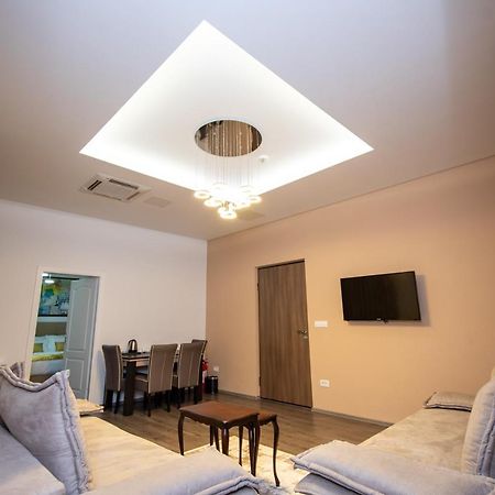 Megapolis Main Street Suites Sarajevo Luaran gambar