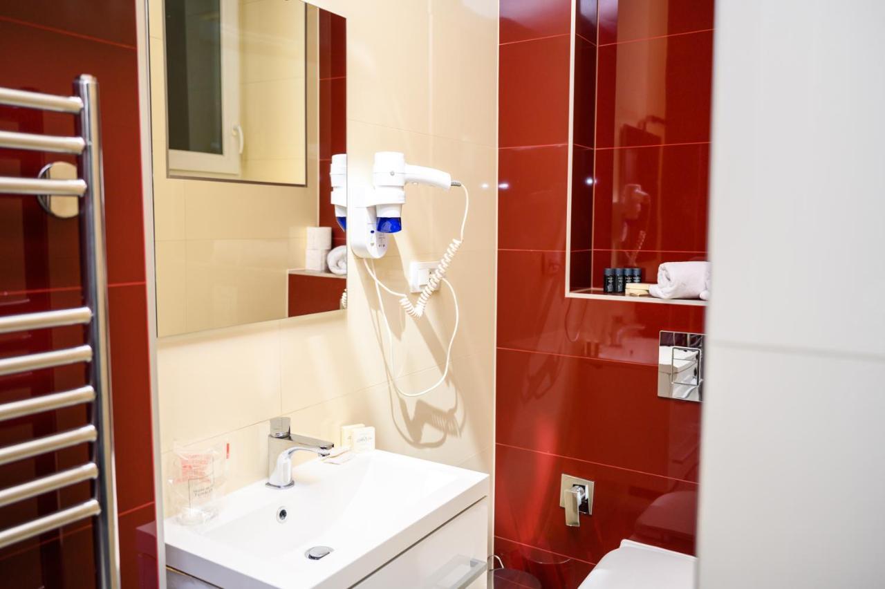 Megapolis Main Street Suites Sarajevo Luaran gambar